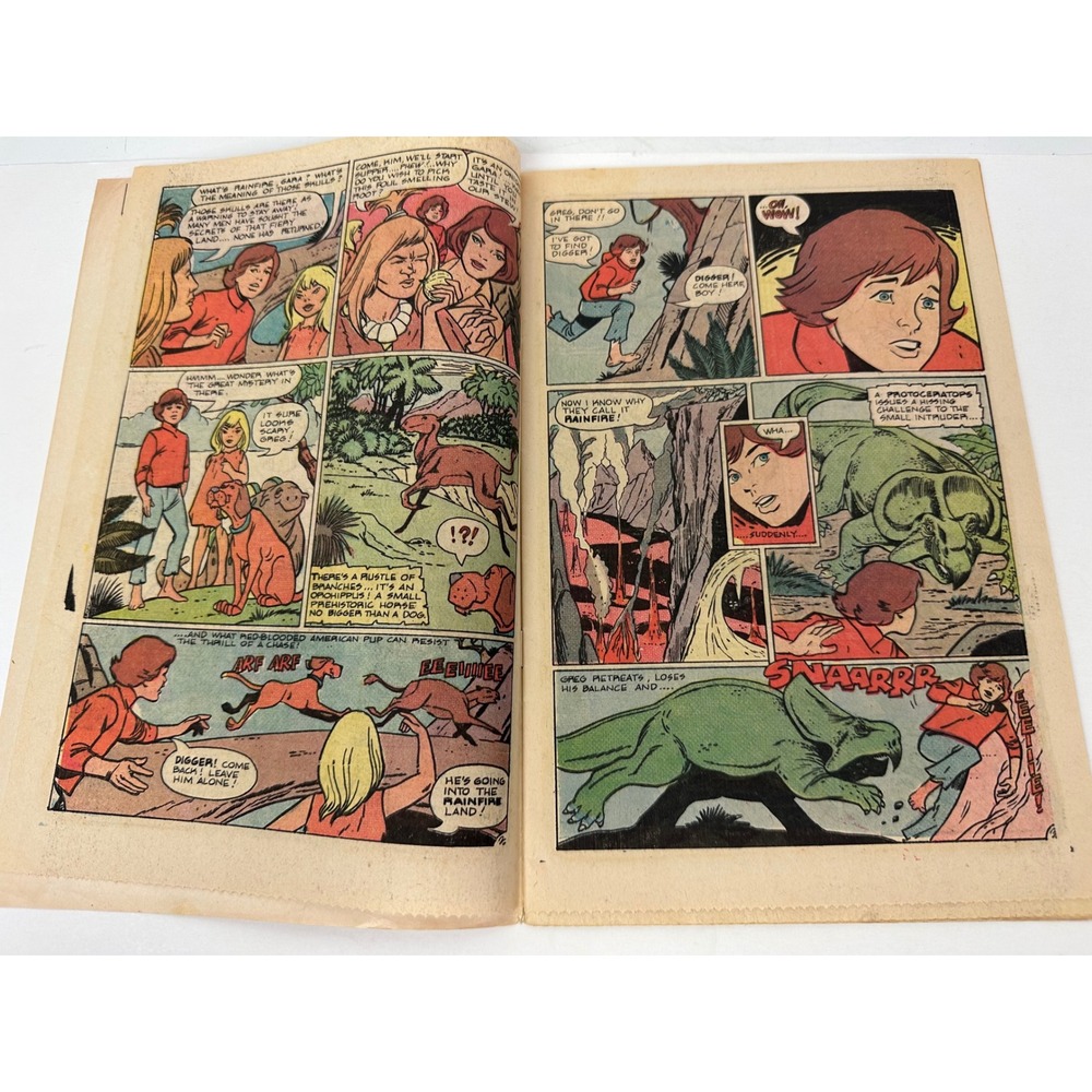 Valley of the Dinosaurs #5 Charlton Comics 1975 Hanna-Barbera Bronze Age - Picture 3 of 4